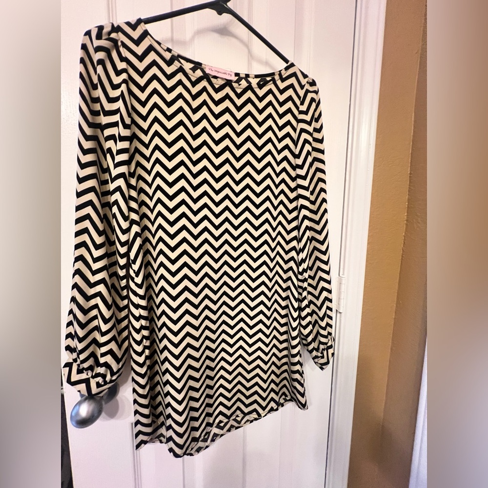 The Impeccable Pig Chevron Patterned Black and Cream Women's Mini Dress